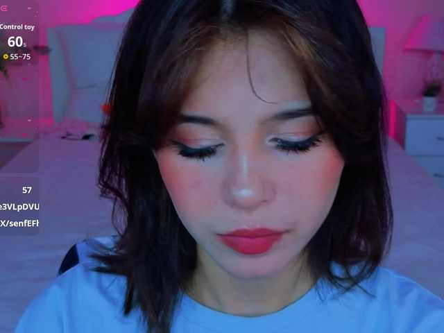CoralineJones live cam on BongaCams