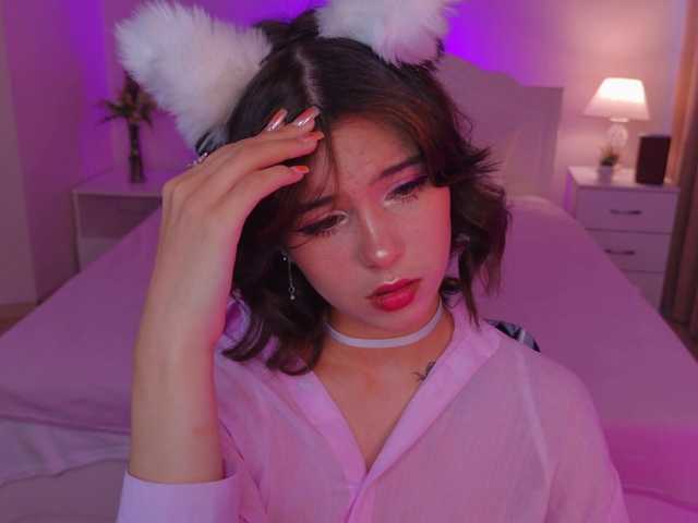CoralineJones live cam on BongaCams