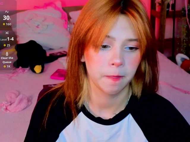 CoralineJones's BongaCams show and profile