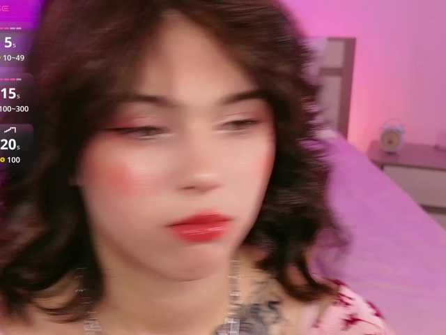 CoralineJones live cam on BongaCams