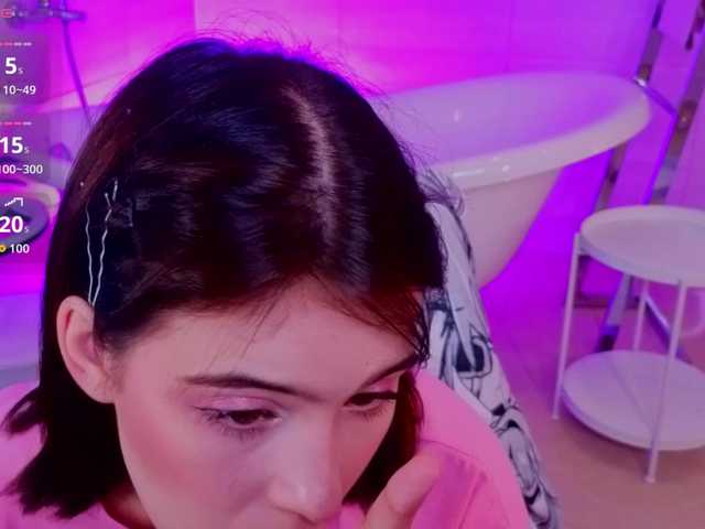 CoralineJones live cam on BongaCams