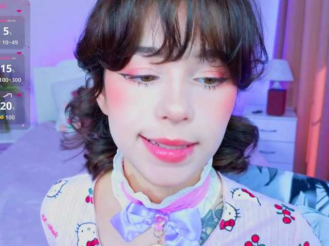 CoralineJones live cam on BongaCams