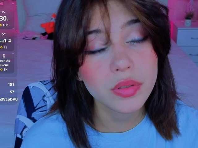 CoralineJones live cam on BongaCams