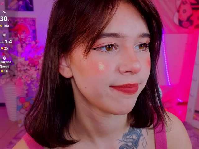 CoralineJones live cam on BongaCams