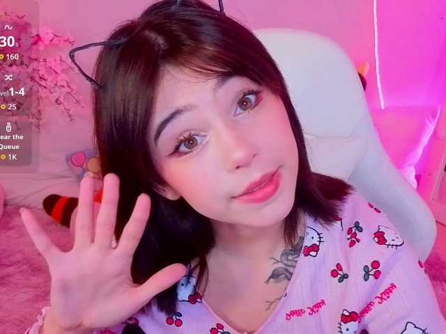CoralineJones webcam