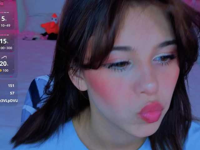 CoralineJones live cam on BongaCams