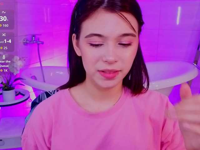 CoralineJones live cam on BongaCams
