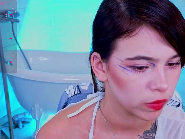 CoralineJones live cam on BongaCams