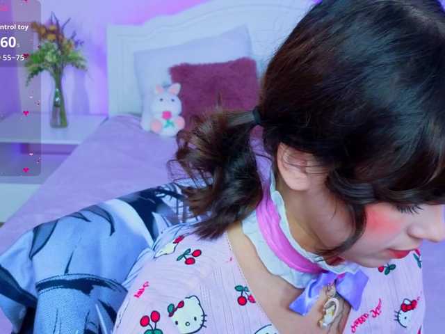 CoralineJones live cam on BongaCams