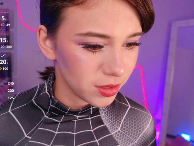 CoralineJones live cam on BongaCams