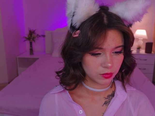 CoralineJones live cam on BongaCams