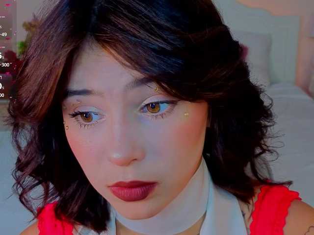 CoralineJones live cam on BongaCams