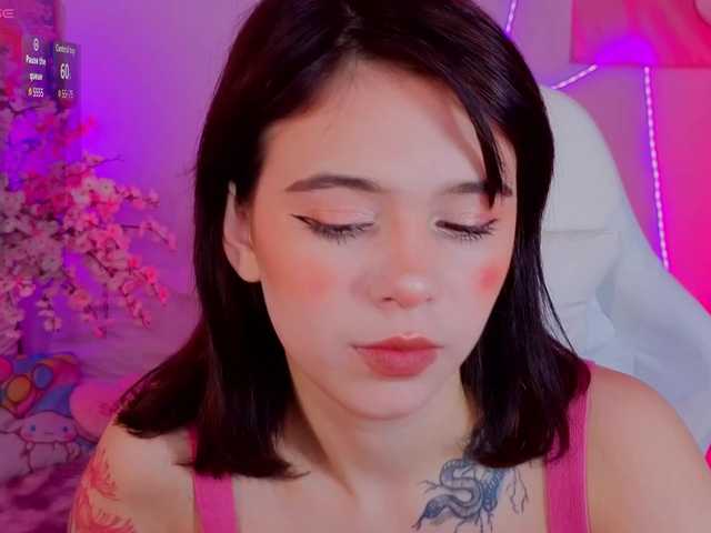 CoralineJones live cam on BongaCams