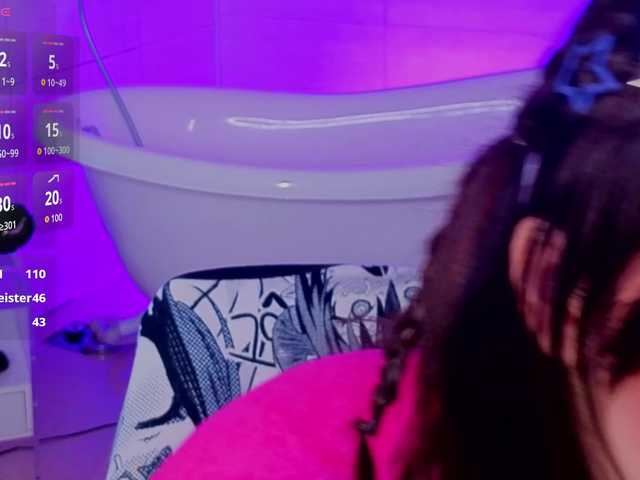 CoralineJones live cam on BongaCams