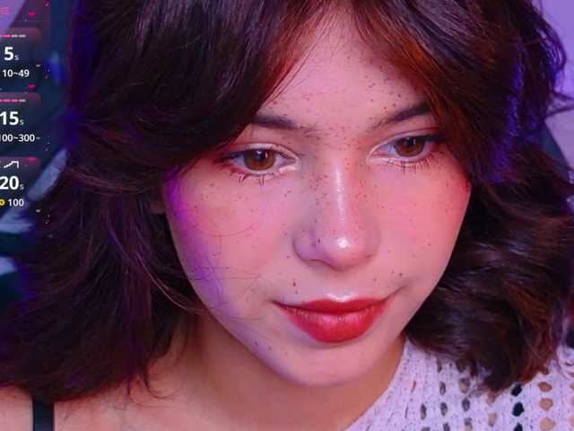 CoralineJones live cam on BongaCams