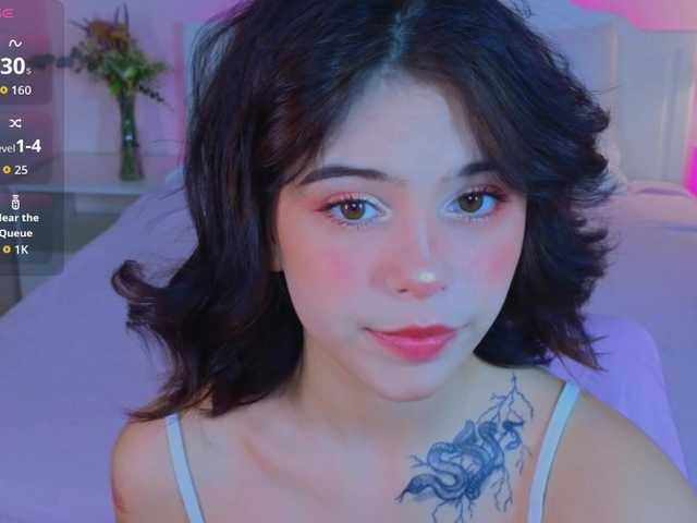 CoralineJones live cam on BongaCams