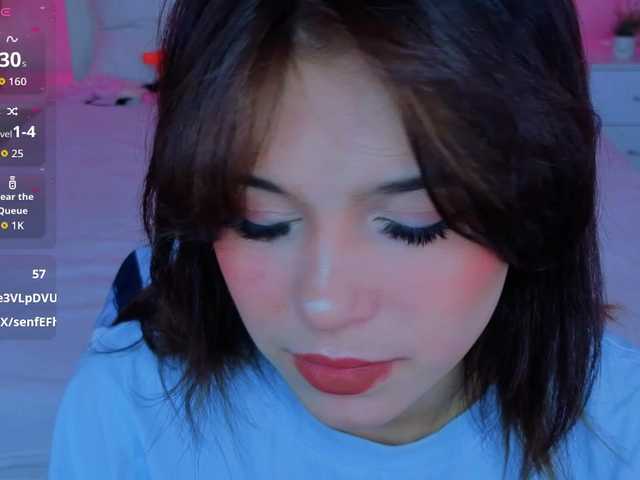 CoralineJones live cam on BongaCams