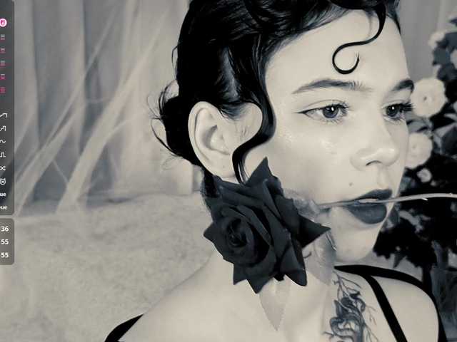 CoralineJones live cam on BongaCams