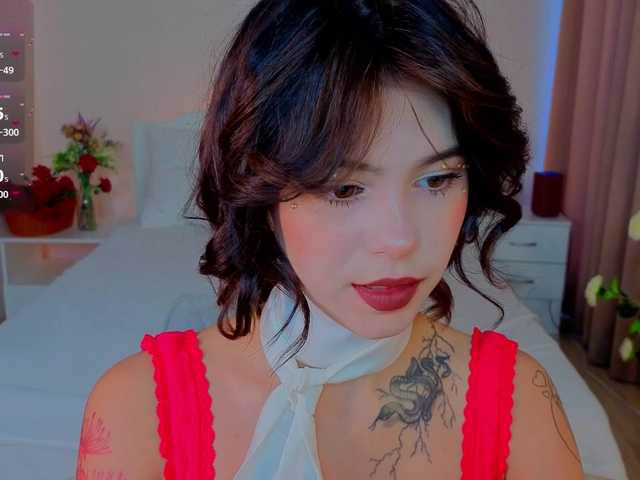 CoralineJones live cam on BongaCams