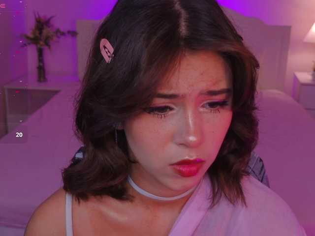 CoralineJones live cam on BongaCams