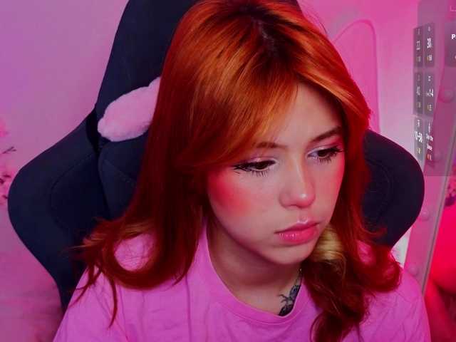 CoralineJones's BongaCams show and profile