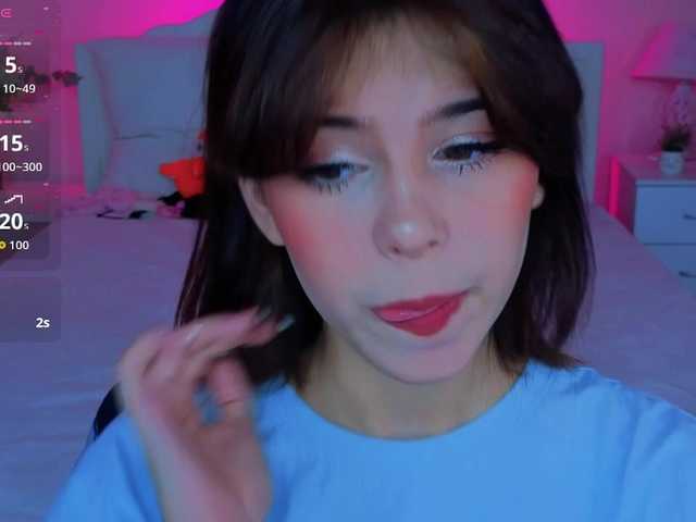 CoralineJones live cam on BongaCams