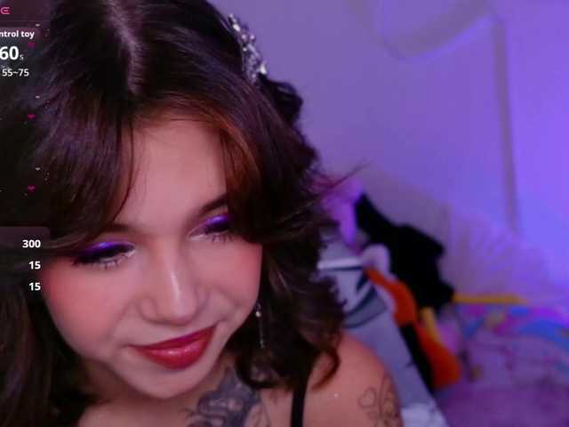 CoralineJones live cam on BongaCams