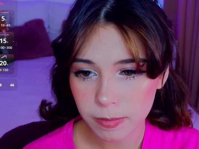 CoralineJones live cam on BongaCams