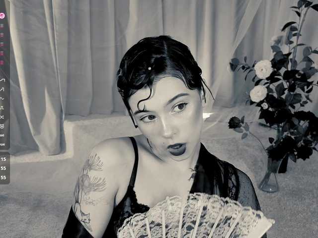 CoralineJones live cam on BongaCams