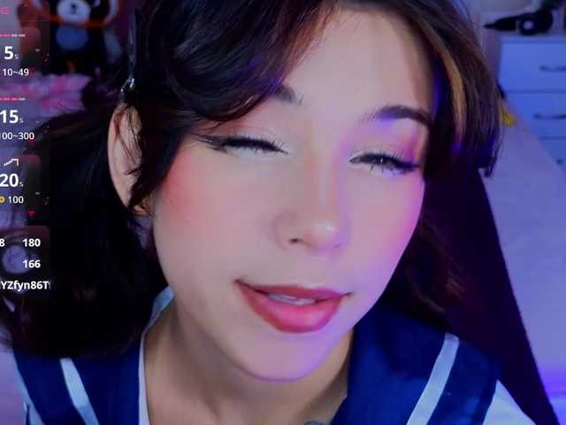 CoralineJones live cam on BongaCams