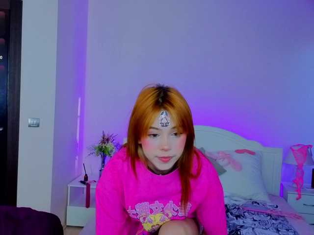 CoralineJones's BongaCams show and profile