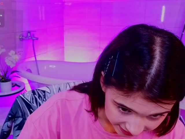CoralineJones live cam on BongaCams