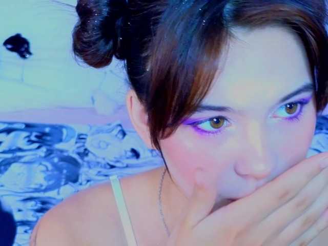 CoralineJones live cam on BongaCams