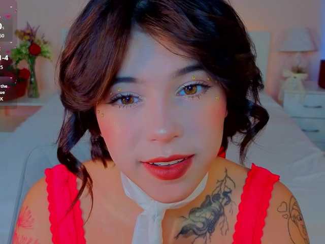 CoralineJones live cam on BongaCams