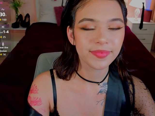CoralineJones webcam