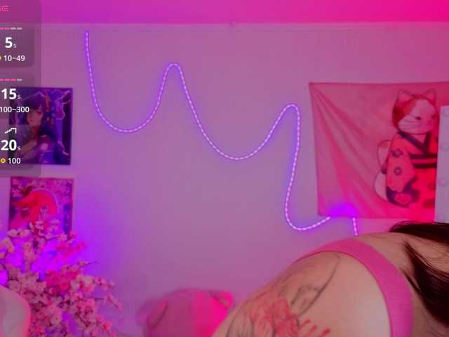 CoralineJones live cam on BongaCams