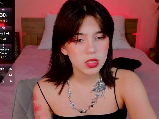 CoralineJones live cam on BongaCams