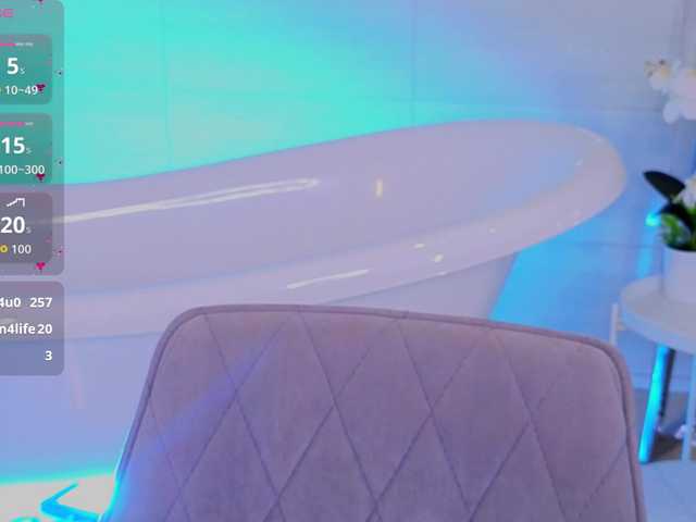 CoralineJones live cam on BongaCams