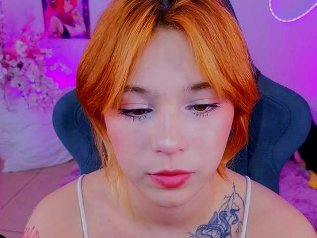 CoralineJones's BongaCams show and profile