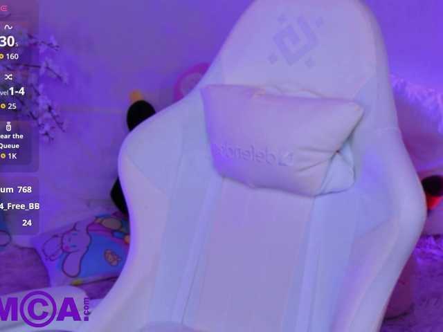 CoralineJones live cam on BongaCams
