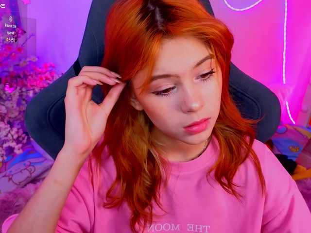 CoralineJones webcam