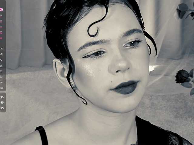 CoralineJones live cam on BongaCams