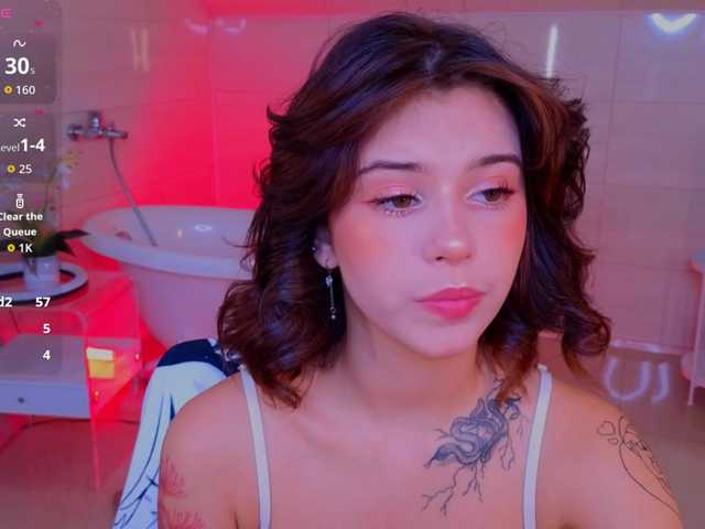 CoralineJones live cam on BongaCams