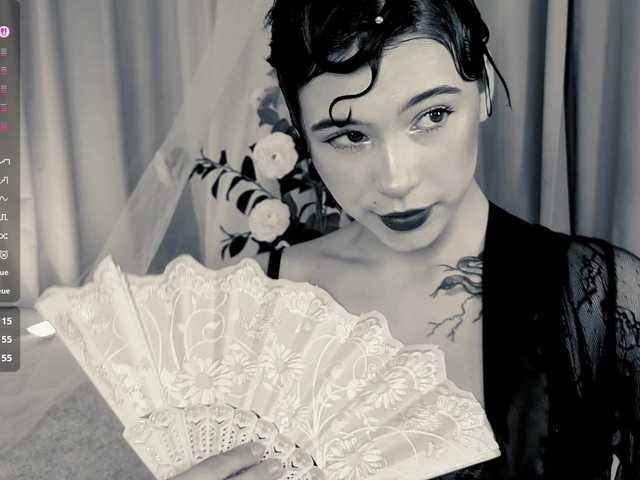 CoralineJones live cam on BongaCams