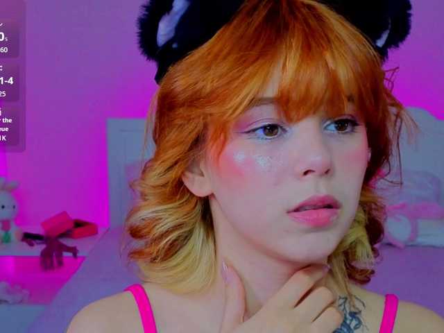 CoralineJones's BongaCams show and profile