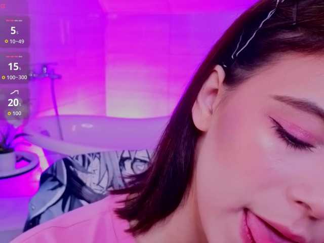 CoralineJones live cam on BongaCams