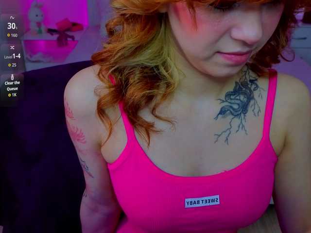 CoralineJones's BongaCams show and profile