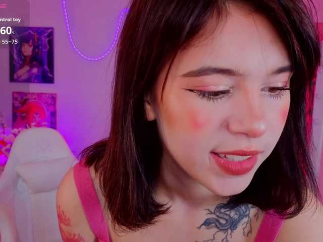 CoralineJones live cam on BongaCams