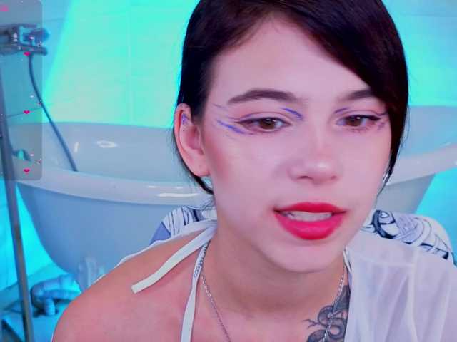 CoralineJones live cam on BongaCams