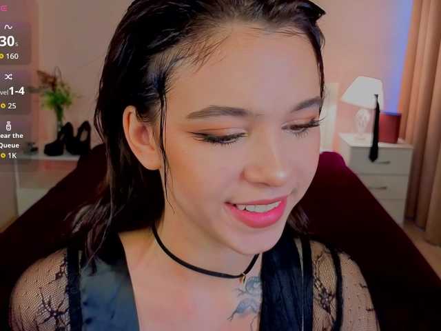 CoralineJones live cam on BongaCams